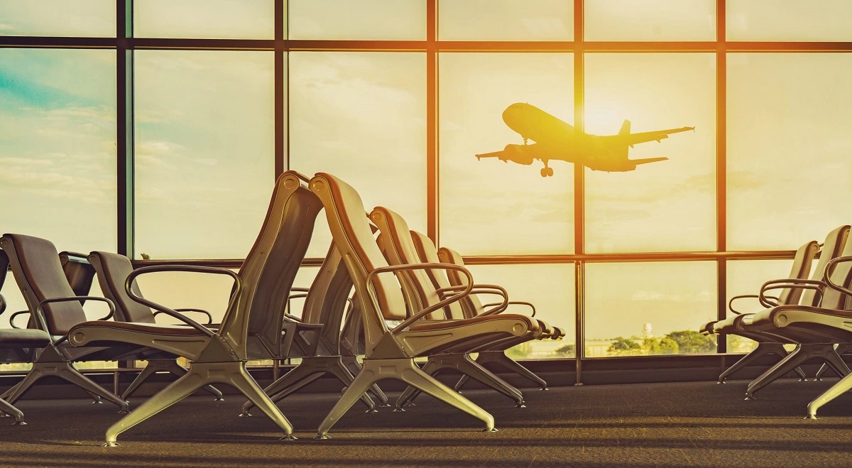 Flights from and to Santorini Airport